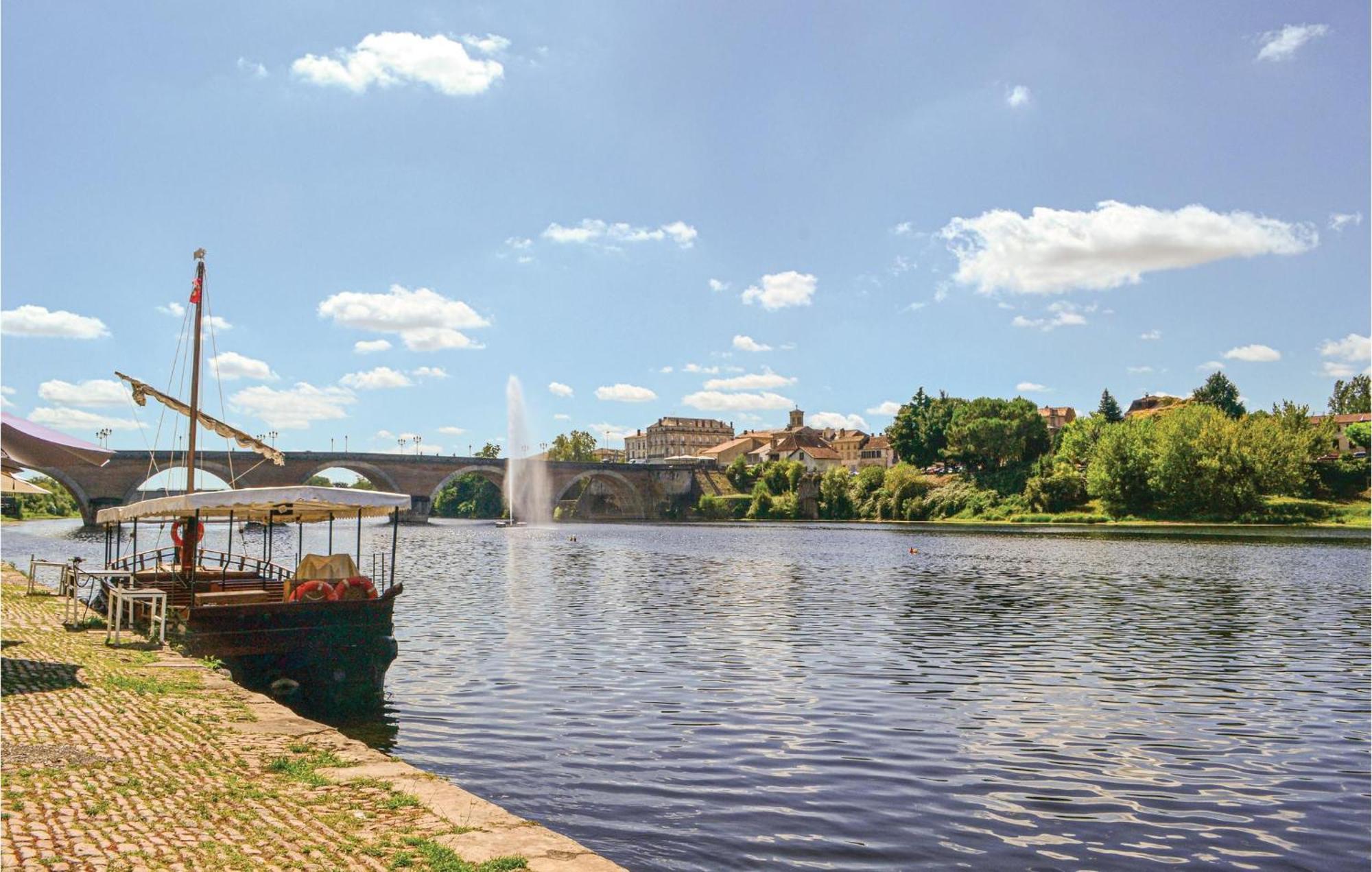 Awesome Home In Campsegret Zewnętrze zdjęcie